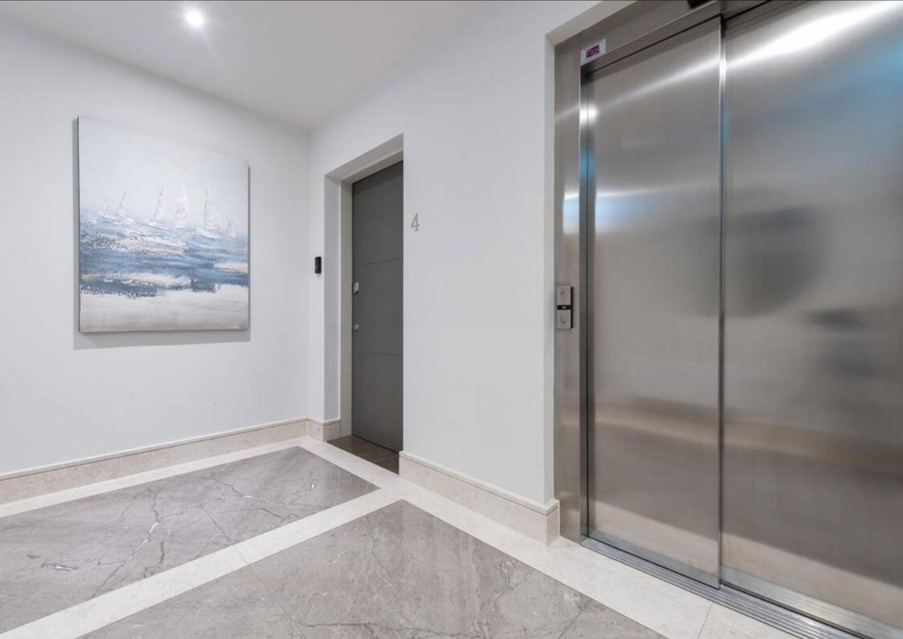 2Bd, 2Ba Urban Oasis Chcl F4 Daire Chigwell Dış mekan fotoğraf